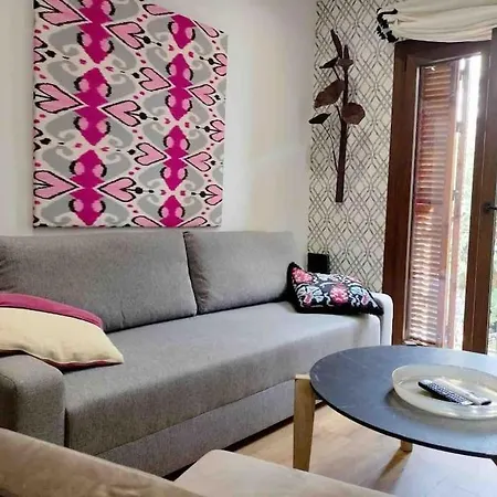 Modern & Apartment. Old Town. Private Parking *