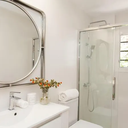 Modern & Apartment. Old Town. Private Parking Seville