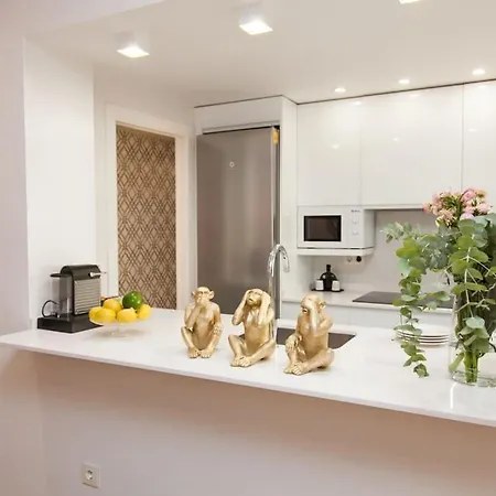 Modern & Apartment. Old Town. Private Parking *