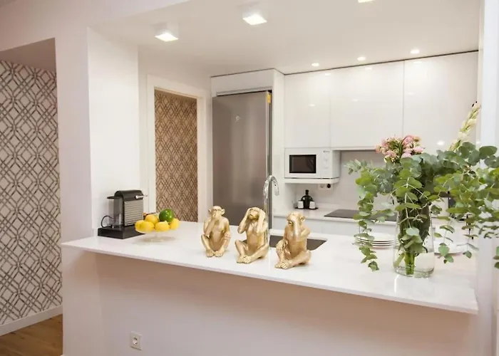 Modern & Apartment. Old Town. Private Parking *